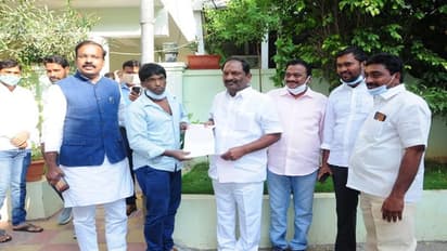 చిన్నారిపై మంత్రి దాతృత్వం.. క్యాన్సర్ చికిత్సకు ఆర్థిక సాయం...