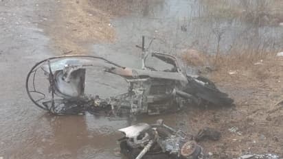 కడప జిల్లాలో ఘోరం... రెండు స్కూటీలు ఢీకొని ఇద్దరు దుర్మరణం, మరో ఇద్దరికి గాయాలు