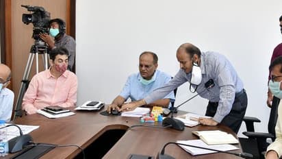 హైదరాబాద్ కు కోవిడ్19 వ్యాక్సిన్...మొదటి ప్రాధాన్యత వారికే: కలెక్టర్లకు సీఎస్ ఆదేశం