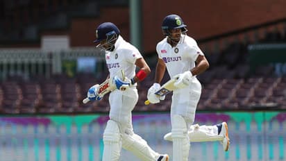 சின்ன பையன போய் அதுக்குள்ள டீம்ல இருந்து ஒதுக்குறீங்க..! இளம் வீரருக்கு ஆதரவாக குரல் கொடுத்த முன்னாள் வீரர்