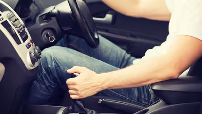 ഇന്ത്യൻ റോഡില് നല്ലത് മാനുവല് ഗിയര് കാറുകള് തന്നെ, ഇതാ അഞ്ച് കാരണങ്ങള്