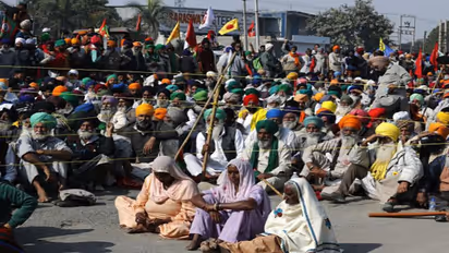 किसान आंदोलन में वॉलंटियर्स का उत्पीड़न, यहां छवि बचाने के लिए दबाए जा रहे हैं कई मामले