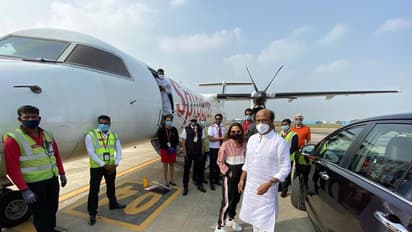 மருத்துவமனையில் இருந்து ரஜினிகாந்த் டிஸ்சார்ஜ்... காரில் கையசையத்தபடி உற்சாகம்...!