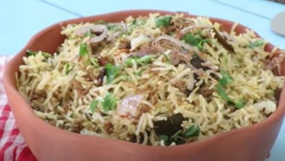 বর্ষশেষের আনন্দ হবে দ্বিগুণ, যদি পাতে পড়ে মটন কিমার দম পোলাও