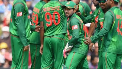 ക്യാച്ചെടുക്കുന്നതിനിടെ തടസമായി ഓടിയെത്തിയ സഹതാരത്തെ തല്ലാനോങ്ങി മുഷ്ഫിഖുര് റഹീം