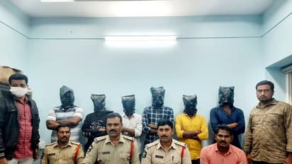 భార్యపై కన్ను.. దోపిడి ముసుగులో భర్తపై దాడికి స్కెచ్