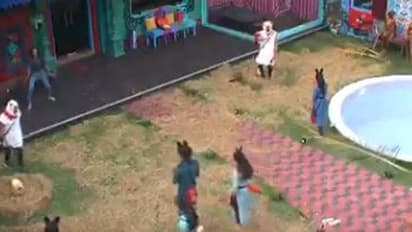 நியாயத்தை பேசும் ஆரி..! ஒரே அணியில் இருந்து கொண்டு முட்டி மோதும் அர்ச்சனா..!