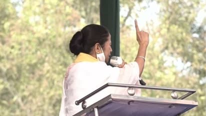 'কোনও নার্সিংহোম স্বাস্থ্যসাথী না দিলে, লাইসেন্স বাতিল করা হতে পারে', নদিয়া থেকে হুঁশিয়ারি মমতার