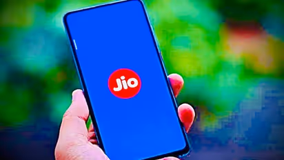 Reliance Jio likely to launch India’s cheapest 5G phone this year: Report