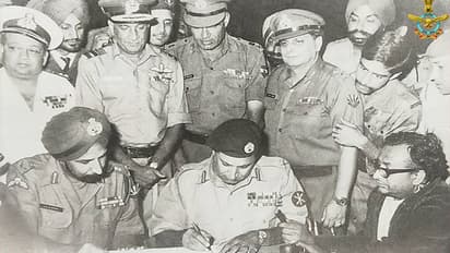 1971 War: ভারতকে পাকিস্তানের চেয়ে অনেক গুণ এগিয়ে দিয়েছিল একাত্তরের যুদ্ধ