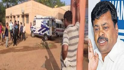 ಕೋತಿ ದಾಳಿಯಿಂದ ಶಾಸಕ ರೇಣುಕಾಚಾರ್ಯ ಬಚಾವ್...!