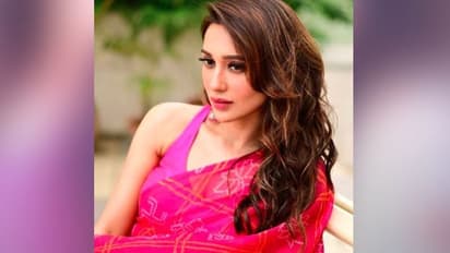 নতুন বছরে পা রাখার আগেই সুখবর মিমির, পোস্টে কীসের ইঙ্গিত দিলেন সাংসদ-অভিনেত্রী