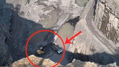 दिल दहला देने वाला हादसा: 250 फीट गहरी खदान में गिरा डंपर, ड्राइवर-क्लीनर की मौत..देखने वाले डर गए