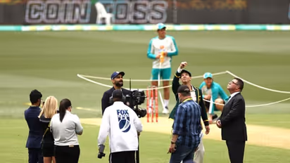 ഓസ്ട്രേലിയന് മണ്ണിലെ ടെസ്റ്റ് പൂരം അല്പസമയത്തിനകം; പിങ്ക് പന്തില് ടോസ് ഭാഗ്യം ഇന്ത്യക്ക്