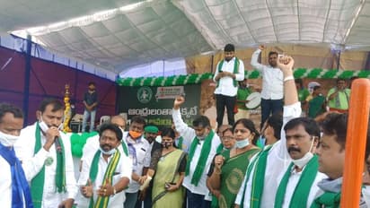 అమరావతి ఉద్యమానికి ఏడాది పూర్తి: రైతుల భారీ ర్యాలీ