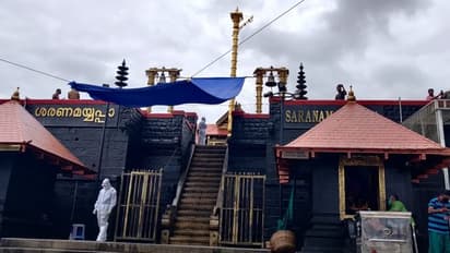 ശബരിമലയിലെ അഴിമതി: തിരുവിതാംകൂർ ദേവസ്വം ബോർഡ് മുൻ സെക്രട്ടറിയുടെ പെൻഷൻ തടഞ്ഞു