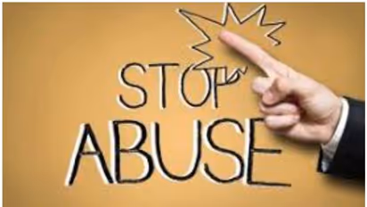 കൊച്ചിയിലെ ഷോപ്പിം​ഗ് മാളിൽ വച്ച് ദുരനുഭവം; ചെറുപ്പക്കാർ അപമാനിക്കാൻ ശ്രമിച്ചെന്ന് മലയാളത്തിലെ യുവനടി