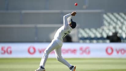 'ക്രിസ്മസ് അല്ലെ, സമ്മാനം നേരത്തെ നല്കുന്നതാണ്'; ഇന്ത്യയുടെ 'കൈവിട്ട' കളിക്കെതിരെ തുറന്നടിച്ച് ഗവാസ്കര്