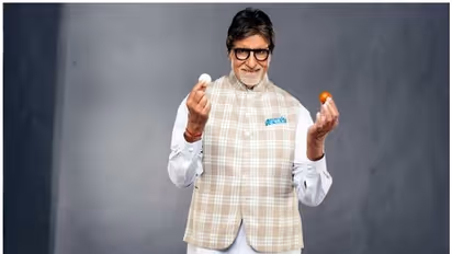 ഒരു കെെയ്യിൽ ഗുലാബ് ജാമുനും മറുകൈയില്‍ രസഗുളയും; രസകരമായ പോസ്റ്റ് പങ്കുവച്ച് അമിതാഭ് ബച്ചന്‍