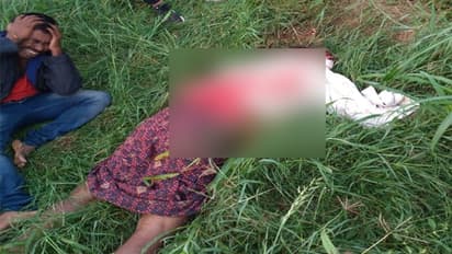 బహిర్భూమికి వెళ్లిన వ్యక్తిని... అతి కిరాతకంగా కొట్టిచంపిన బంధువులు