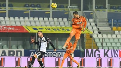 വമ്പന് ജയവുമായി യുവന്റസ് മുന്നോട്ട്; ഇരട്ട ഗോളുമായി ക്രിസ്റ്റ്യാനോയ്ക്ക് ചരിത്ര നേട്ടം