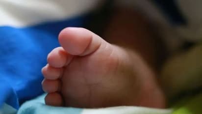 ಆ್ಯಂಬುಲೆನ್ಸ್‌ನಲ್ಲೇ ಮುದ್ದಾದ ಹೆಣ್ಣು ಮಗುವಿಗೆ ಜನ್ಮ ನೀಡಿದ ತಾಯಿ