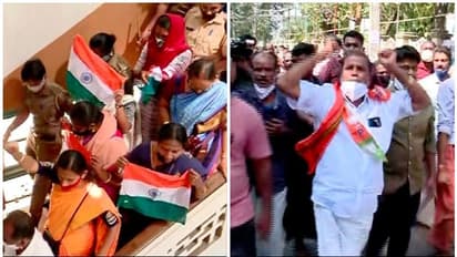 പാലക്കാട് നഗരസഭയിൽ പ്രതിഷേധം: ദേശീയ പതാകയുമായി സിപിഎം, ജയ് ശ്രീറാം വിളിച്ച് ബിജെപി