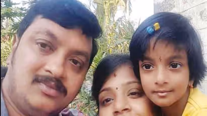 பிக்பாஸ் நடிகை திறந்து வைத்த நகை கடையில் 15 கோடி நஷ்டம்... தொழிலதிபர் குடும்பத்தினர் எடுத்த விபரீத முடிவு..!