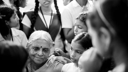 മലയാളികൾ ഒത്തിരി ഇഷ്ടത്തോടെ ഏറ്റുപാടിയ സുഗതകുമാരിയുടെ അഞ്ചു കവിതകൾ