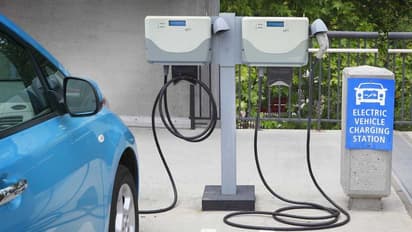 ఎలక్ట్రిక్ వాహనాల కోసం ఓలా చార్జింగ్‌ స్టేషన్లు‌.. ఒకేసారి ఇండియాతో పాటు విదేశాల్లో ఏర్పాటు..
