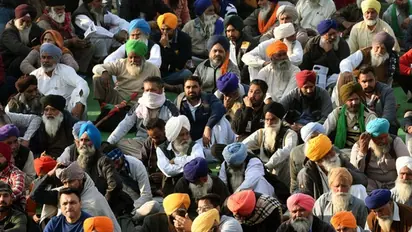 പ്രതിഷേധത്തിന്റെ ഒരു മാസം; ചർച്ചക്ക് വീണ്ടും വിളിച്ച് കേന്ദ്രം, തുറന്ന മനസ്സെങ്കിൽ മാത്രം വരാമെന്ന് കര്ഷകർ