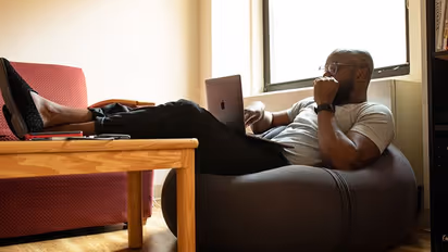 Health Tips: ల్యాప్ టాప్ ను ఒడిలో పెట్టుకుని పనిచేస్తున్నారా? దీనివల్ల అబ్బాయిలకు ఆ సమస్యలు వస్తాయి..జాగ్రత్త