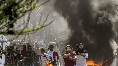 Delhi riots : मस्जिद में आग लगाने और दंगे के आरोप में तीन लोगों पर चलेगा केस, कोर्ट ने कहा- पर्याप्त सबूत हैं