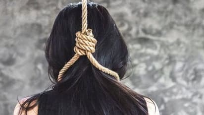 ತಹಶೀಲ್ದಾರ್ ಪತ್ನಿ ನೇಣುಬಿಗಿದ ಸ್ಥಿತಿಯಲ್ಲಿ ಪತ್ತೆ: ತನಿಖೆ ಮುಂಚೆಯೇ ಕಾರಣ ಬಿಚ್ಚಿಟ್ಟ ಶಾಸಕ!