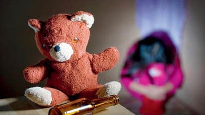 కన్న కొడుకు, కూతురిపైనే అఘాయిత్యం.. ఓ తండ్రి దుర్మార్గం.. !