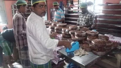 এ যেন বড়দিনের উপহার, ধুঁকতে থাকা স্থানীয় বেকারিগুলিতেও বিকিকিনির রমরমা