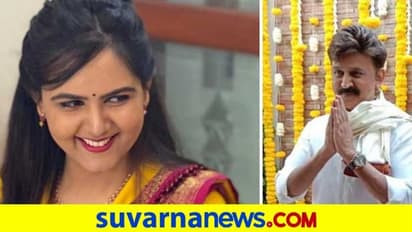 ರಮೇಶ್ ಮಗಳು ಮದುವೆ ಸಂಭ್ರಮ;ಪ್ರೀತಿಸಿದ ಹುಡುಗ ಅಕ್ಷಯ್ ಕೈ ಹಿಡಿಯುತ್ತಿರುವ ನಿಹಾರಿಕಾ