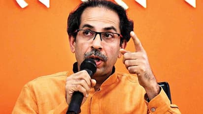 రెబెల్ ఎమ్మెల్యే క్యాంప్ కార్యాలయం వద్ద హైడ్రామా: శివసేన నేత సంజయ్ బోస్లే అరెస్ట్