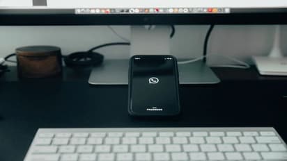 വാട്ട്‌സ്ആപ്പ് ഡെസ്‌ക്ടോപ്പില്‍ കൂടുതല്‍ സുരക്ഷഫീച്ചര്‍, ഇനി ഫേസ് ഐഡിയും വിരലടയാളവും നിര്‍ബന്ധം!