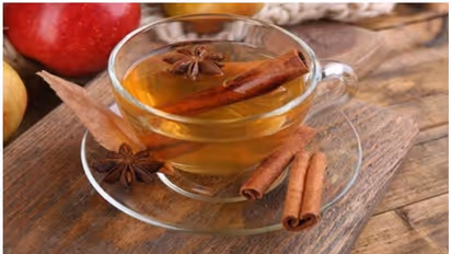 Cinnamon Water : കറുവപ്പട്ടയിട്ട് തിളപ്പിച്ച വെള്ളം കുടിച്ചാലുള്ള ആരോ​ഗ്യ​ഗുണങ്ങൾ