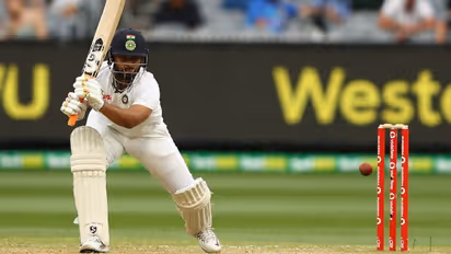 വിവ് റിച്ചാര്ഡ്സിനേയും മറികടന്ന് ഋഷഭ് പന്ത്; കുറിച്ചിട്ടത് പുതിയ റെക്കോഡ്