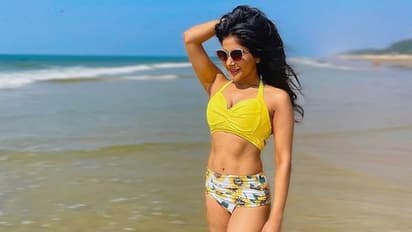 ಯೆಲ್ಲೋ ಬಿಕಿನಿಯಲ್ಲಿ ಬಿಗ್‌ಬಾಸ್ ಬ್ಯೂಟಿ: ಫೋಟೋಸ್ ನೋಡಿ