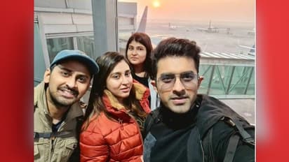 পাহাড় সফরে অঙ্কুশ-ঐন্দ্রিলা, বরফ ভেজা স্নানে আলিঙ্গল, মুহূর্তে ভাইরাল জুটি