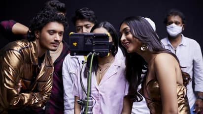 ആദ്യ ചിത്രത്തില്‍ തന്നെ ഗ്ലാമറിൽ  അമ്രിൻ ഖുറേഷി !- ഫോട്ടോകള്‍