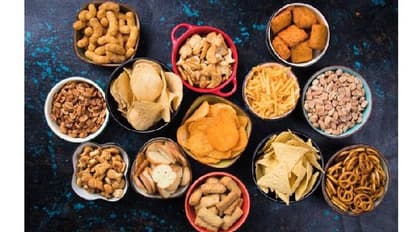 প্যাকেটজাত খাবার কেনার সময় গুরুত্ব দিন এই চার বিষয়ে, আপনার ভুলে হতে পারে স্বাস্থ্যহানি