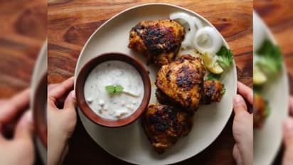 বর্ষশেষের পার্টি জমে উঠুক লোভনীয় পদে, পাতে থাক গ্রিলড চিকেন সঙ্গে রায়তা