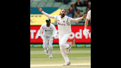 প্রথমে বাবার মৃত্যুতে দেশে না ফেরা, এবার জাতীয় সঙ্গীত শুনে চোখে জল, সিরাজের দেশপ্রেমে মুগ্ধ সকলে