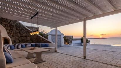 বিনামূল্যে ৩০ দিন, ওয়ার্ক ফ্রম হোম কর্মীদের বিলাসবহুল ভিলায় থেকে কাজ করার সুযোগ দিচ্ছে এই হোটেল