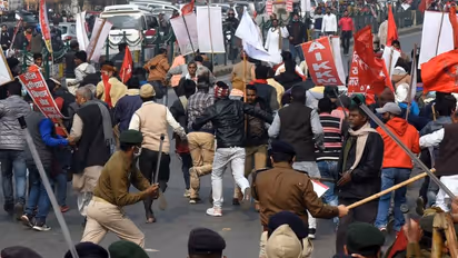 बिहार में किसानों के समर्थन में उतरे 10 हजार लोग, पुलिस ने दौड़ा-दौड़ाकर पीटा