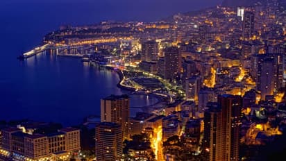 அமெரிக்காவும் இல்ல, சீனாவும் இல்ல.. தனிநபர் மொத்த உள்நாட்டு உற்பத்தியில் இந்த சிறிய நாடு தான் முதலிடம்!